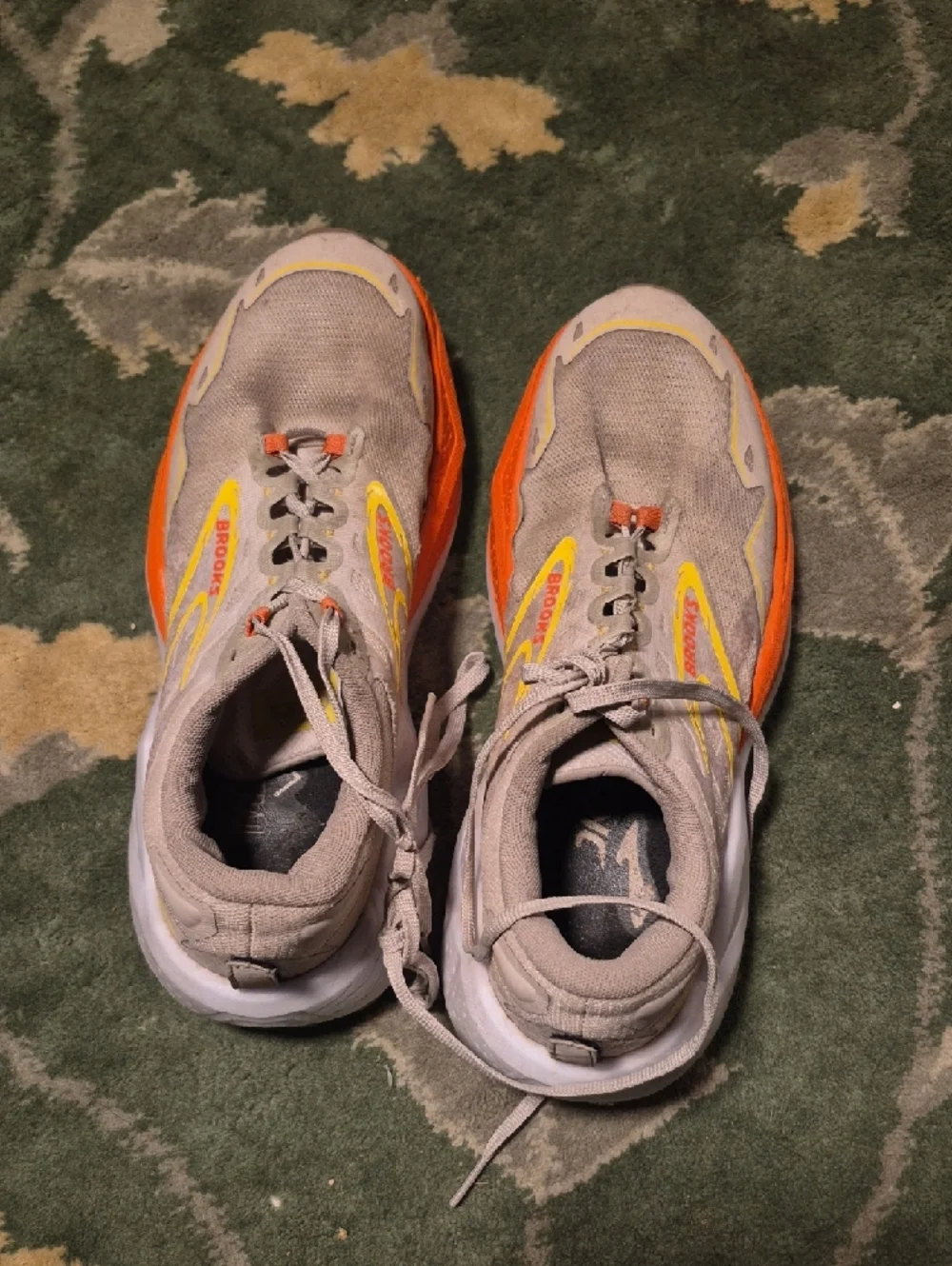 Brooks beige running sneakers with orange and yellow accents - Picture 7 of 7